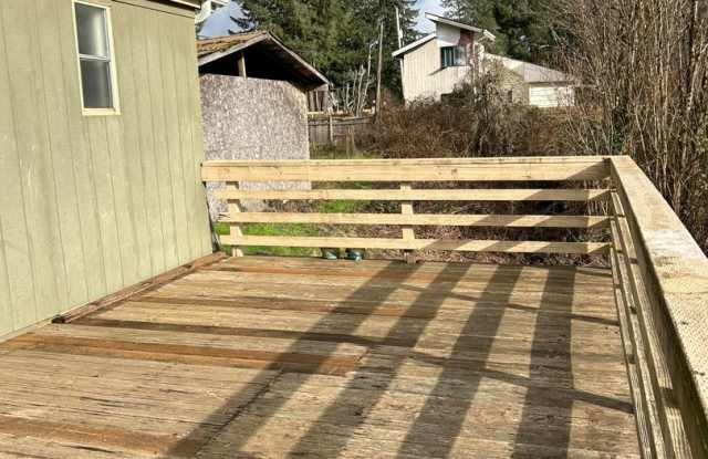 2 Bedroom 1 Bath Single-level home - 21196 Ferry Road Southeast, Mehama, OR 97383
