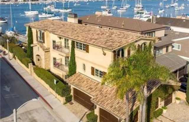 900 East Balboa Boulevard photos photos