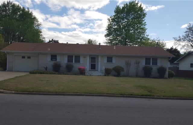 1208  W Cherry  ST - 1208 W Cherry St, Rogers, AR 72756