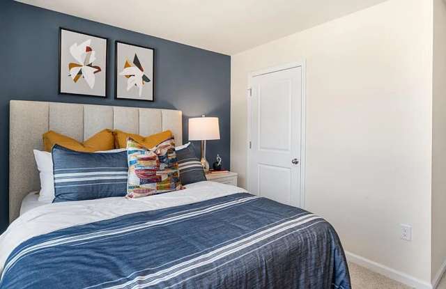 Room in 3 Bedroom Home in Raleigh Gallery 3