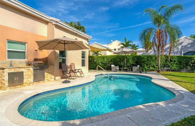 15241 Wilshire Court, Pembroke Pines, FL 33027 photos photos