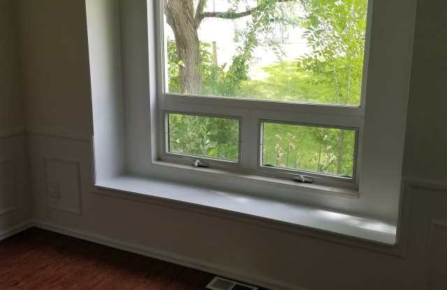 3 Bedroom 1.5 Bath Townhouse with a 1 Car Garage Gallery 3