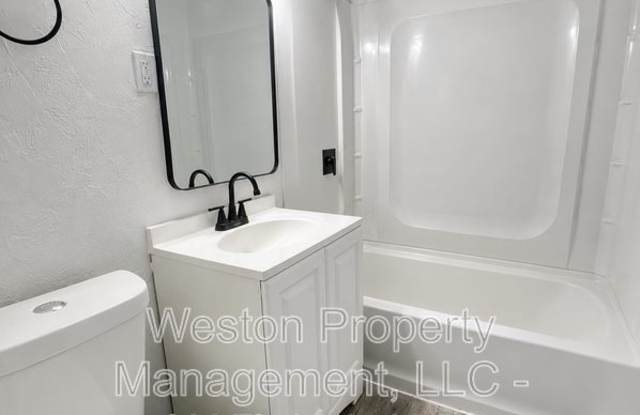 9609 Greystone Avenue Gallery 4