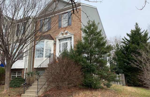 COMING SOON - Large End Unit Townhouse in Crofton Village! Gallery 1
