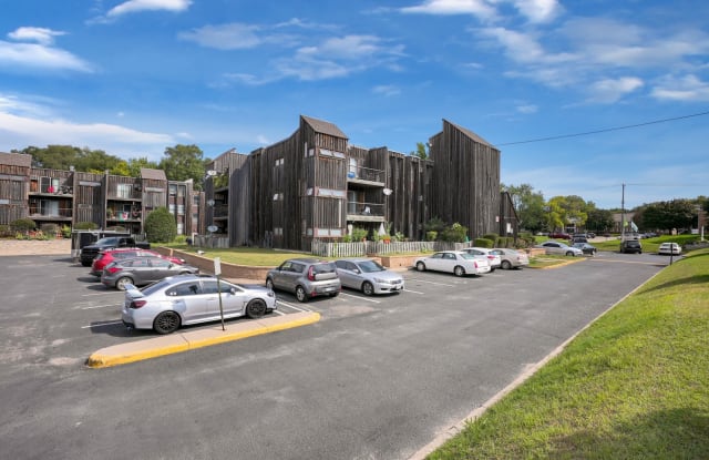 The Arbors Apartments Gallery 3