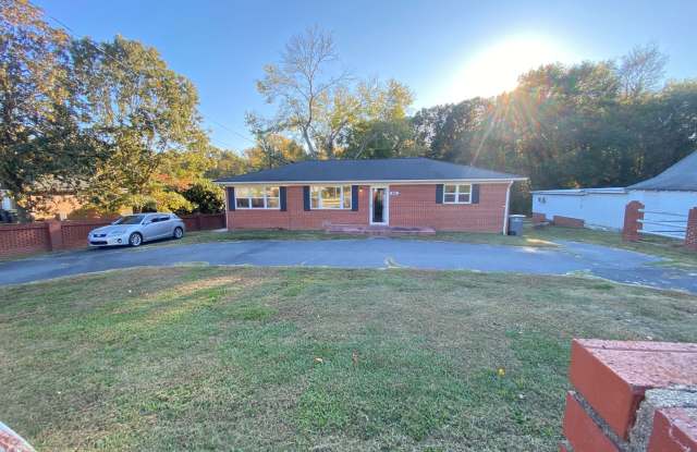 Nice 3 Bed 2 Bath Home with large unfinished basement and Huge Backyard - 1009 Rainbow Drive, Kannapolis, NC 28081