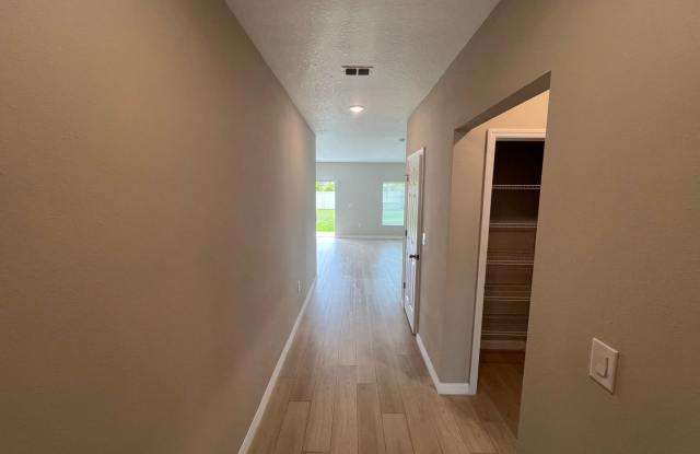 Modern 5BR/3BA Home with Resort Amenities in Crosswind Point! Gallery 4