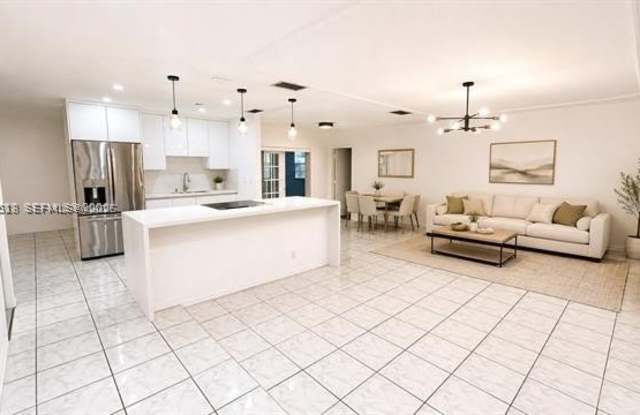6921 NW 5th Ct Gallery 3