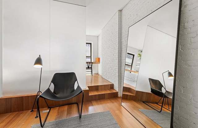 325 W 21st St Apt 14 - 325 West 21st Street, New York City, NY 10011