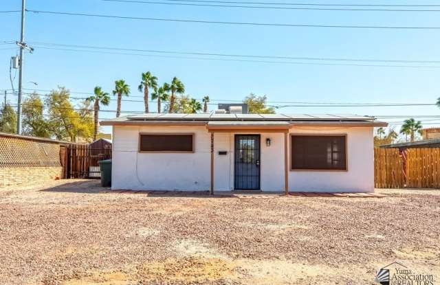 2743 S MESA AVE photos photos