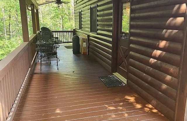 Spacious 3BR House in Blairsville Gallery 4