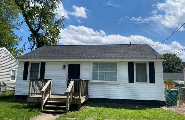 Three Beds, One Bath in Highland Springs. Available in October. Gallery 1
