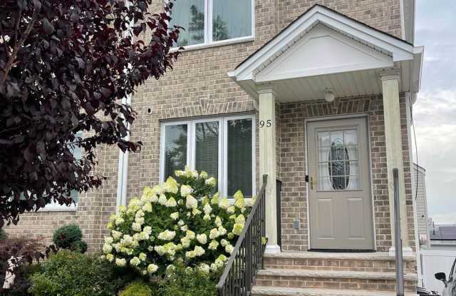95 Macon Ave photos photos