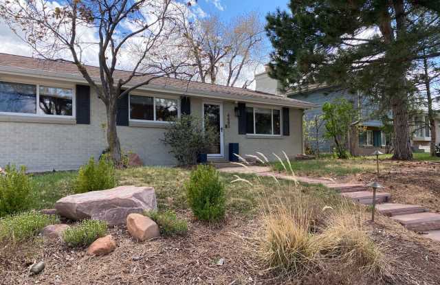 Beautifully updated 5BR/3BA Home in South Boulder W/Large Backyard! photos photos