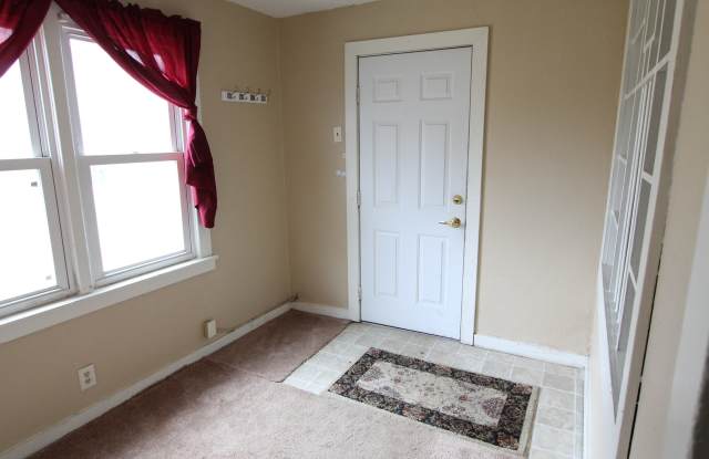 In-Unit Washer and Dryer Gallery 4