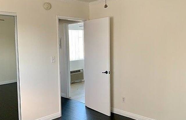 5457 Laurel Canyon Boulevard Gallery 4