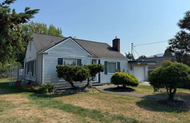 4 Bedroom 2 Bathroom Mount Vernon House Close to Skagit Valley Hospital photos photos