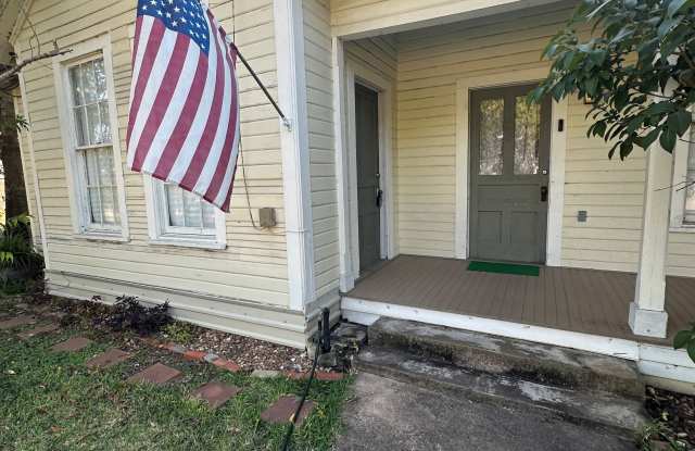 213 North Brazos Street Gallery 3