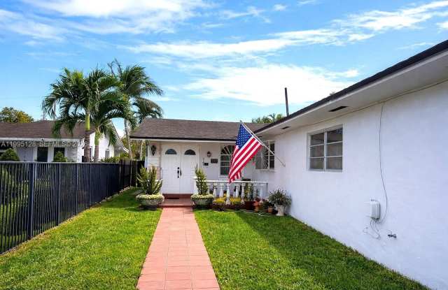 7440 SW 22nd St photos photos