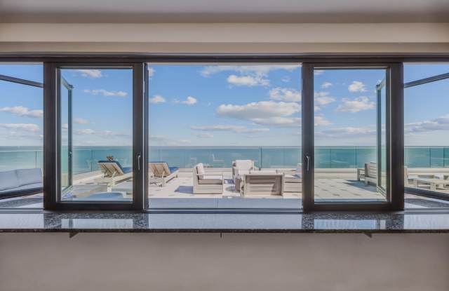 The Alexa Luxury Apartments I & II Gallery 4