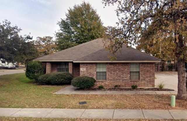 642 Brown Trail - 642 Brown Trail, Hurst, TX 76053