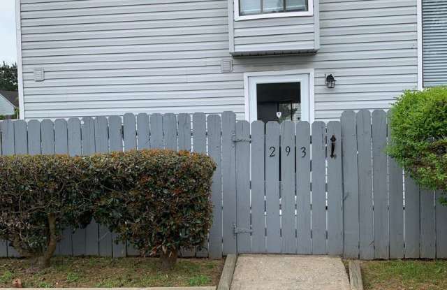 293 Country Club Drive Gallery 4