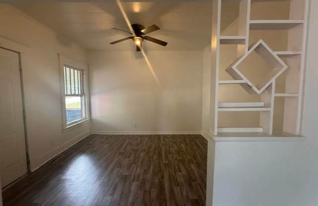 4 bedroom 2.5 bath home available now! Gallery 4