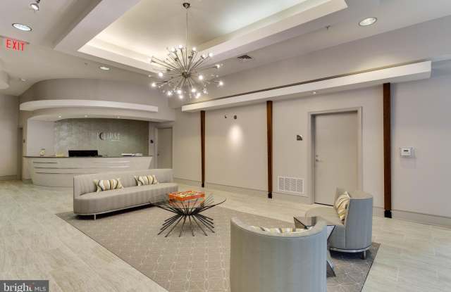 3600 S GLEBE RD. Gallery 1