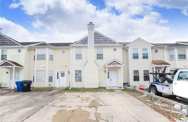 1361 Longlac Road photos photos