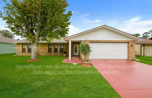 2811 Queen Palm Dr Gallery 1