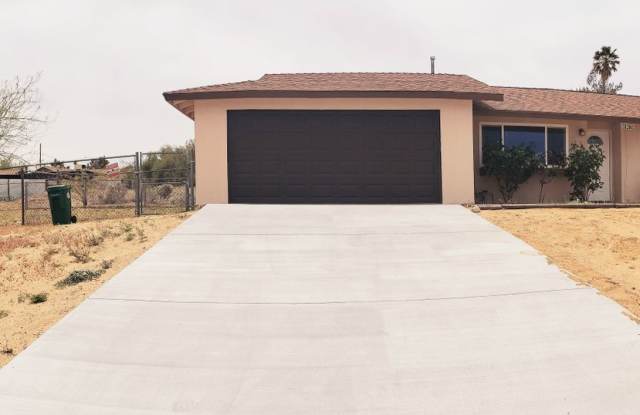 3 Bedroom 2 Bath home with Garage in the heart of JT!! photos photos