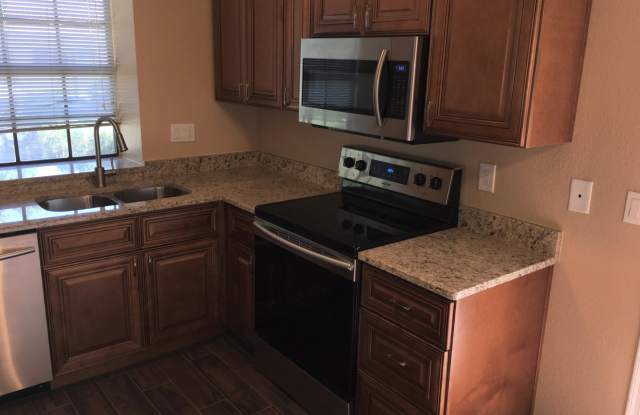 **MOVE-IN SPECIAL 50% OFF MOVE-IN MONTH!!!!** **BEAUTIFUL 3br/2ba TOWNHOME (ELLIOTT & ARIZONA AVE)** photos photos