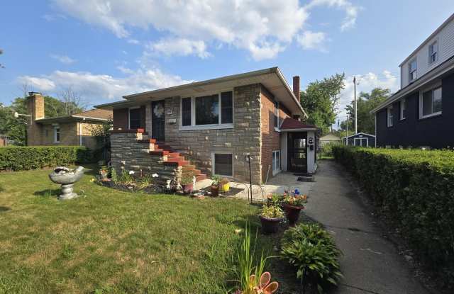 535 E 43rd Avenue photos photos