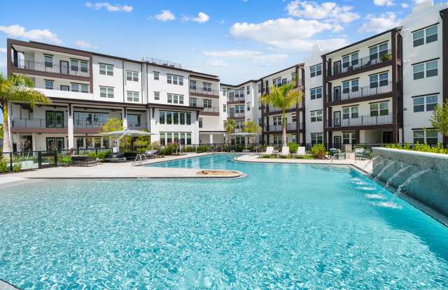 Amberlin South Naples - 55+ Active Adult Apartment Homes Gallery 4