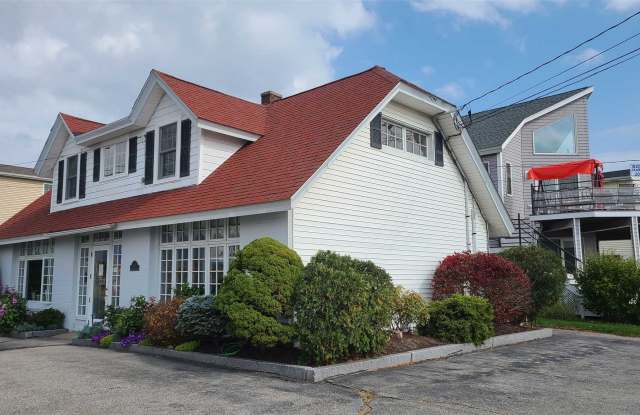 240 Ocean Boulevard - 240 Ocean Boulevard, Seabrook Beach, NH 03874