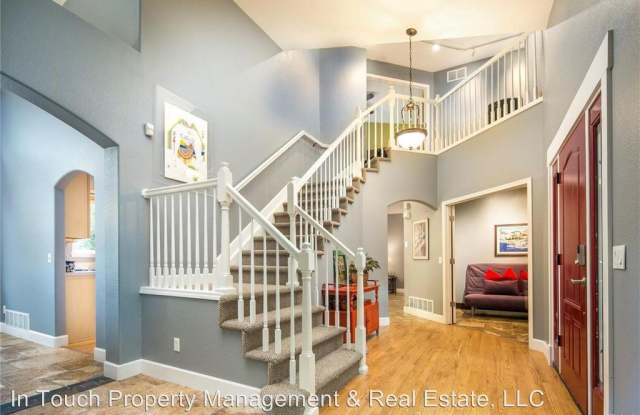9736 Red Oakes Drive Gallery 2
