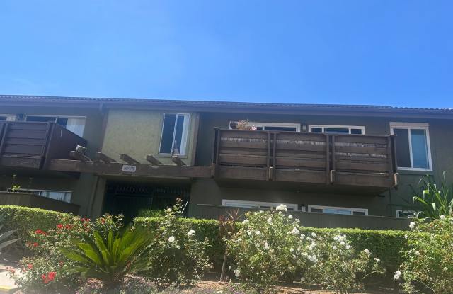 Charming Upper-Level Condo with Community Pool & Spa Gallery 1