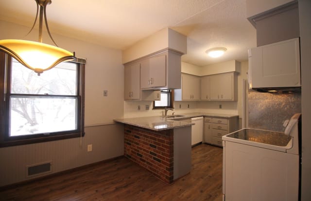9922 Maple Ave s - 9922 Maple Avenue South, Bloomington, MN 55431