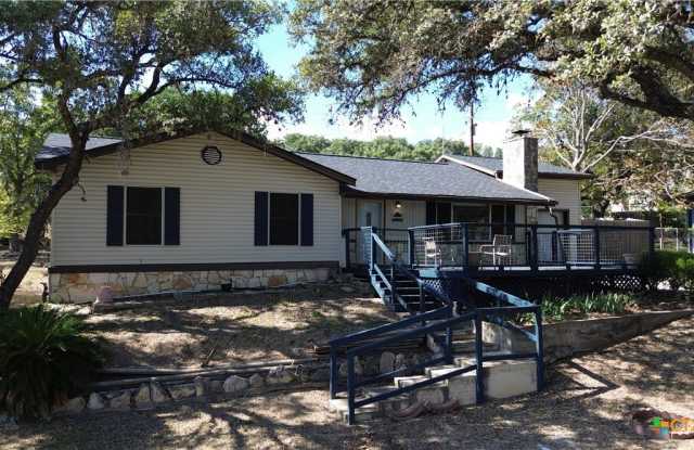 103 Crestview Drive - 103 Crestview Drive, Canyon Lake, TX 78133
