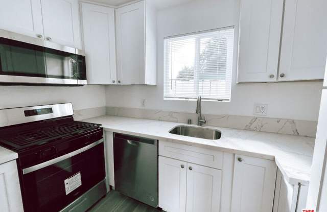 2450 W 60th Street photos photos