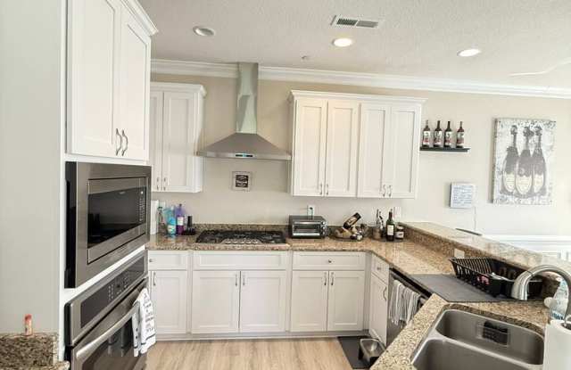 4 BED 2.5BA TOWNHOME photos photos