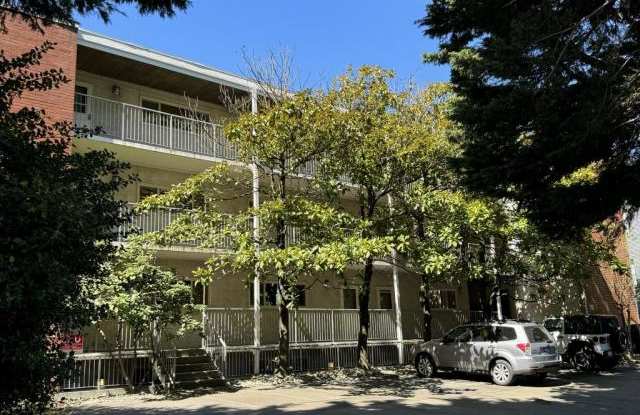2703 Boylston Ave E - 2703 Boylston Avenue East, Seattle, WA 98102