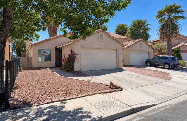 Charming 2Bed/2Bath/2Car Single story home located in Sunrise Neghborhood- NO HOA! Gallery 1
