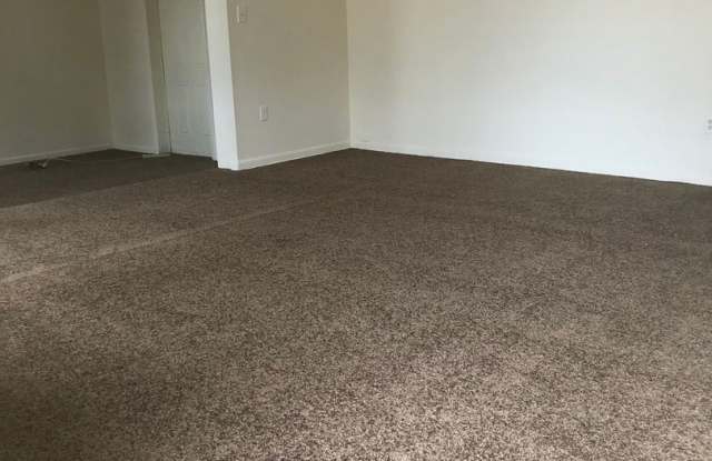 14904 N Boulevard Gallery 2