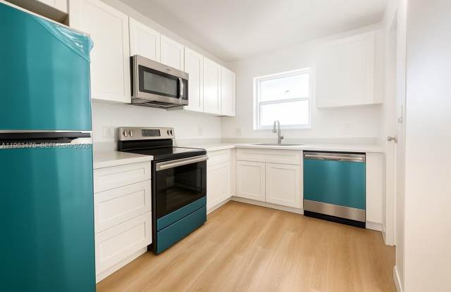 333 NW 17th Ct photos photos 333 NW 17th Ct photos photos