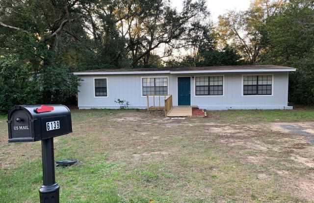 6139 Syrcle Ave Milton: MOVE-IN SPECIAL: HALF OFF YOUR FIRST FULL MONTH’S RENT! photos photos