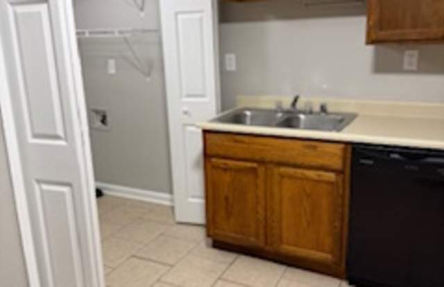 401 Garden City Drive - F photos photos