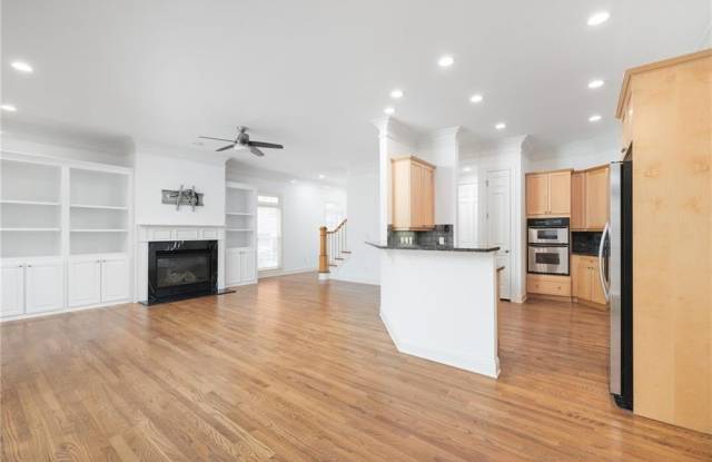 5468 Wentworth Street Gallery 3