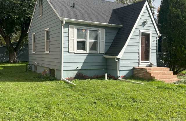 Spacious 5 bedroom, 2 bath home with 3 Car Detached Garage-Available Now - 602 12th Street North, Moorhead, MN 56560