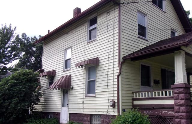 2523 4th St - 2523 4th Street, Cuyahoga Falls, OH 44221